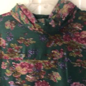 April Cornell adorable floral turtle necked top with long sleeves